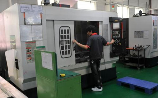 對于一些手板加工技術，難以將相同厚度的0.1mm和0.2mm的相同部件打印出來，但前者需要2倍的時間和更多的成本